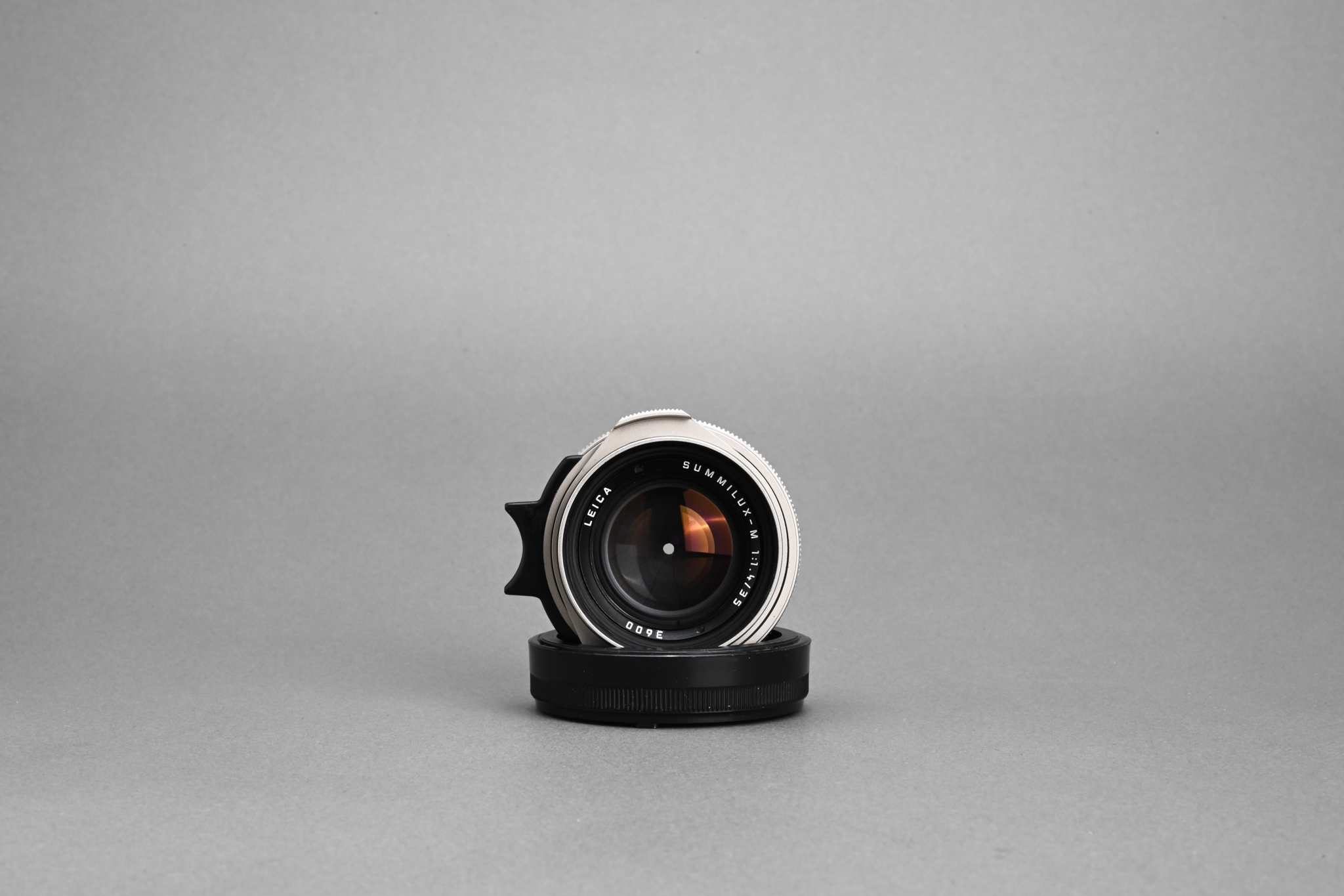 Picture of Leica Summilux-M 35mm f/1.4 Ver.2 Pre-ASPH Titanium Germany
