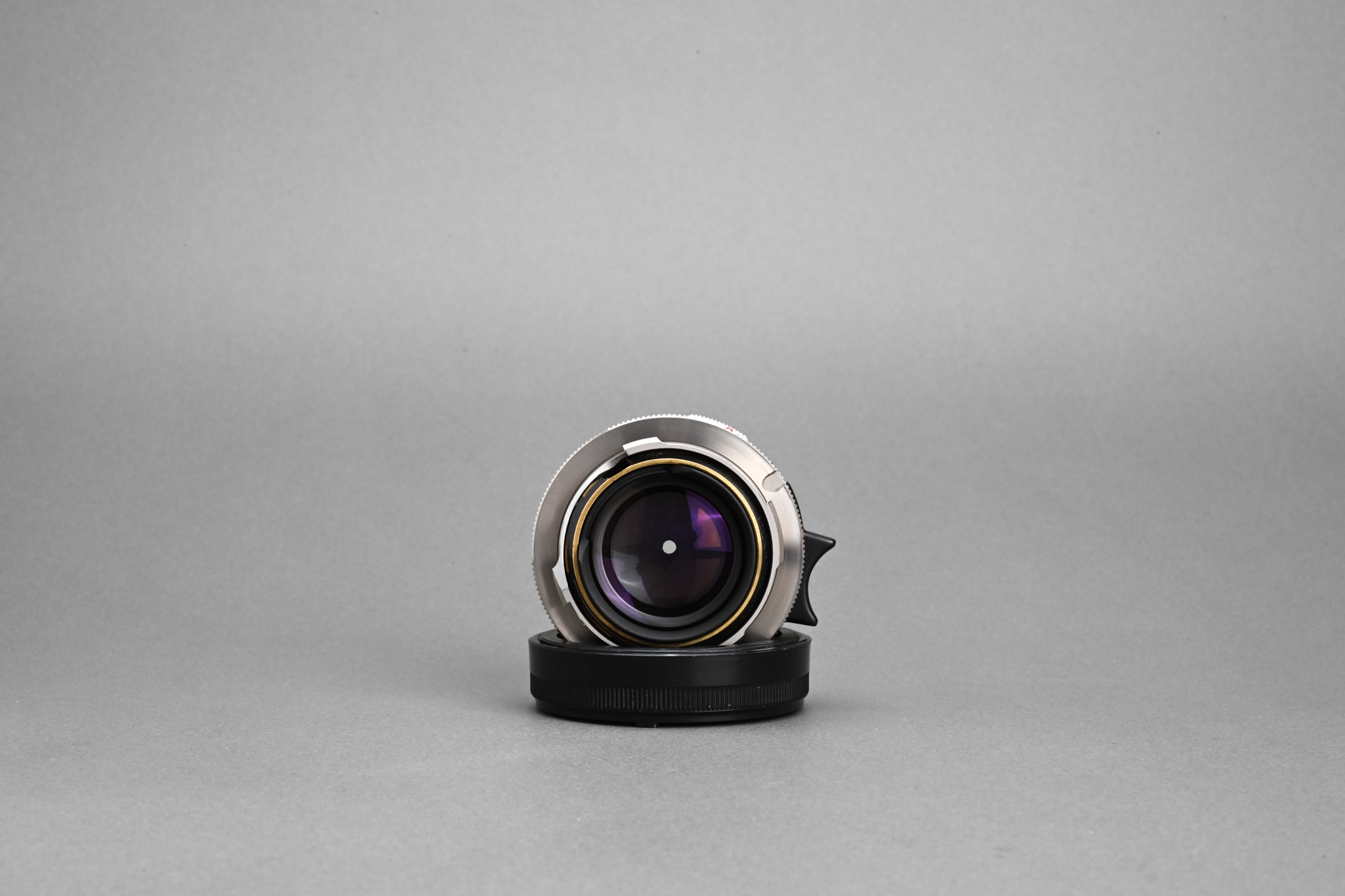 Picture of Leica Summilux-M 35mm f/1.4 Ver.2 Pre-ASPH Titanium Germany