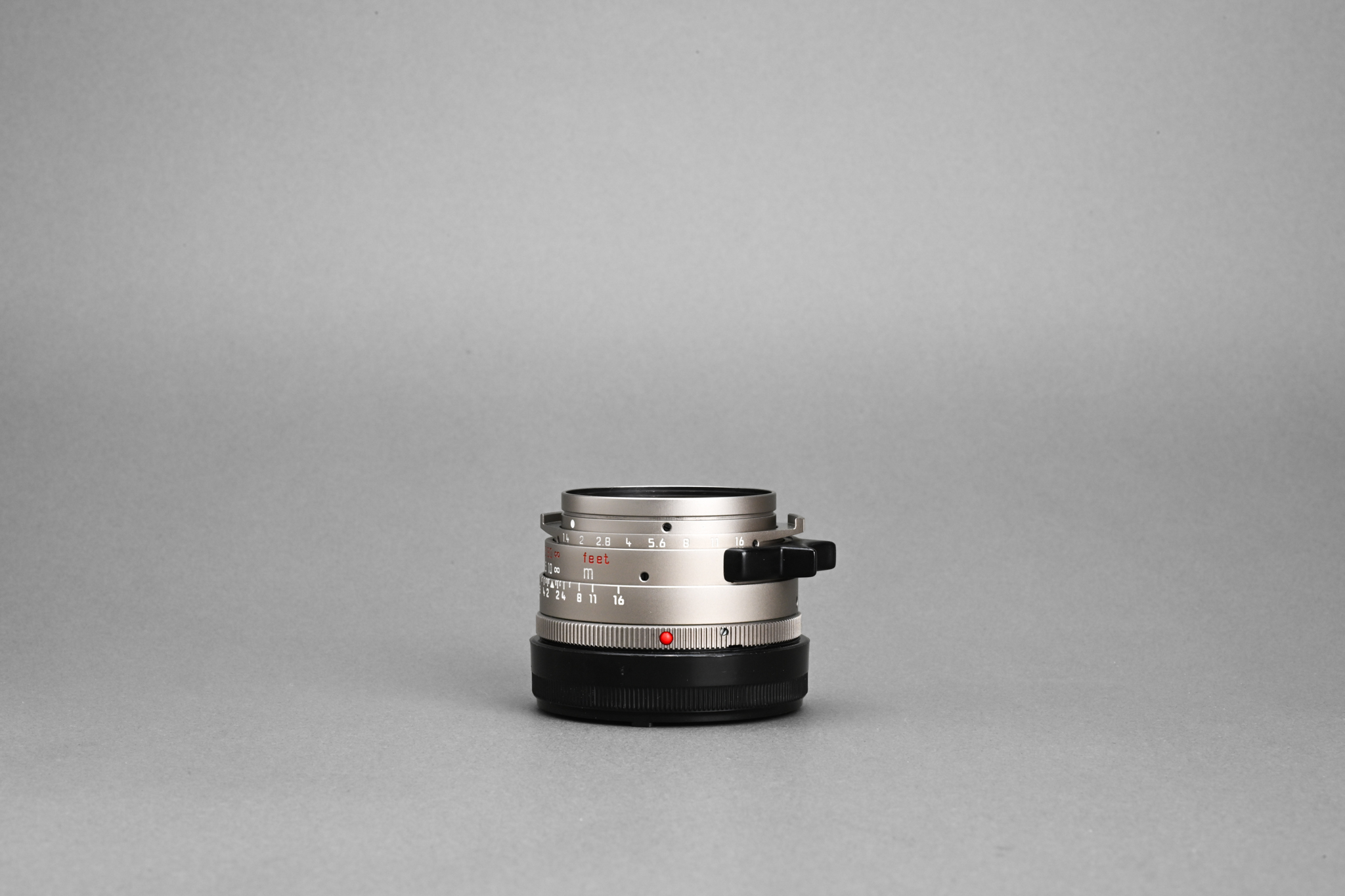 Picture of Leica Summilux-M 35mm f/1.4 Ver.2 Pre-ASPH Titanium Germany