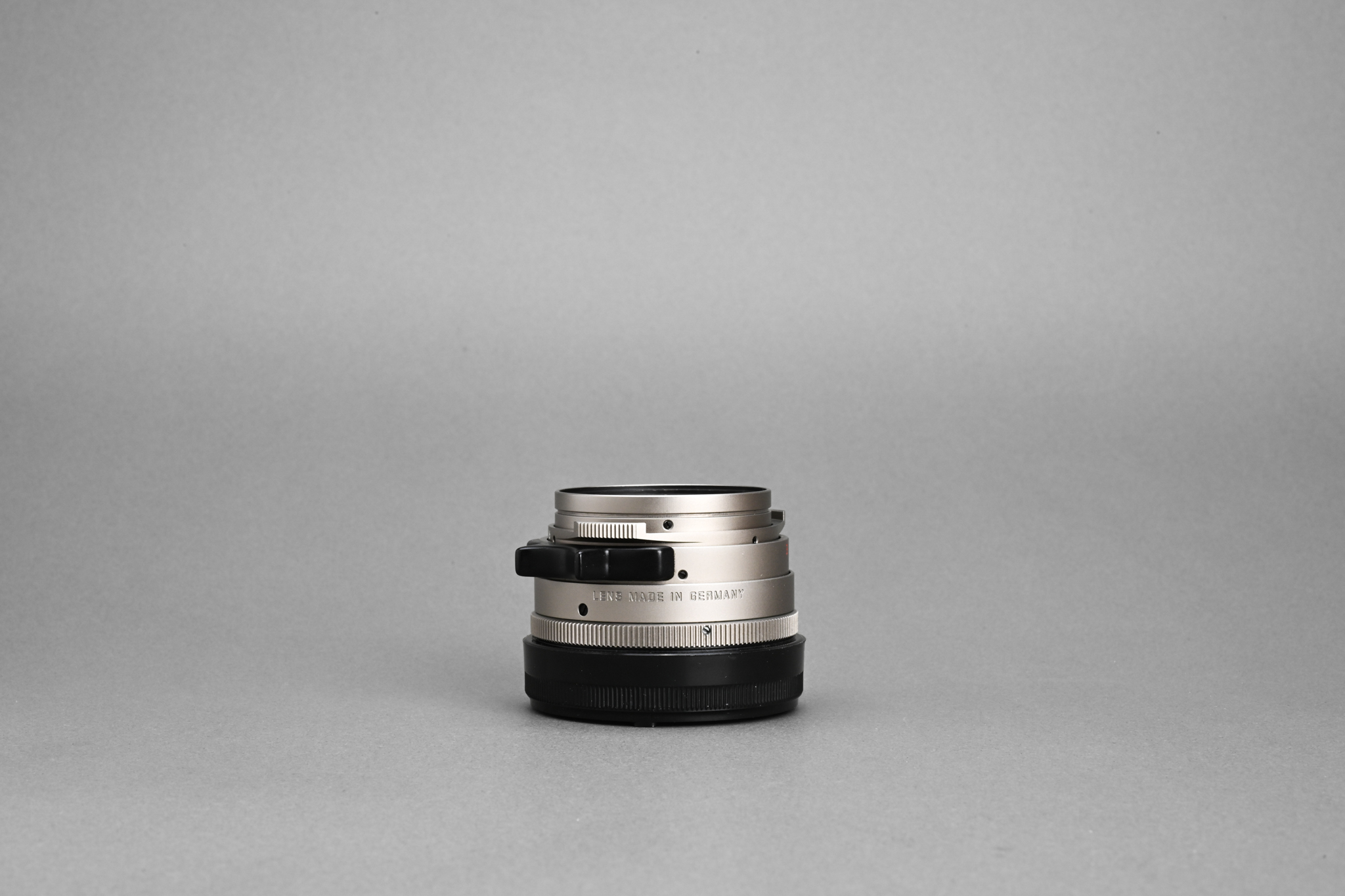 Picture of Leica Summilux-M 35mm f/1.4 Ver.2 Pre-ASPH Titanium Germany