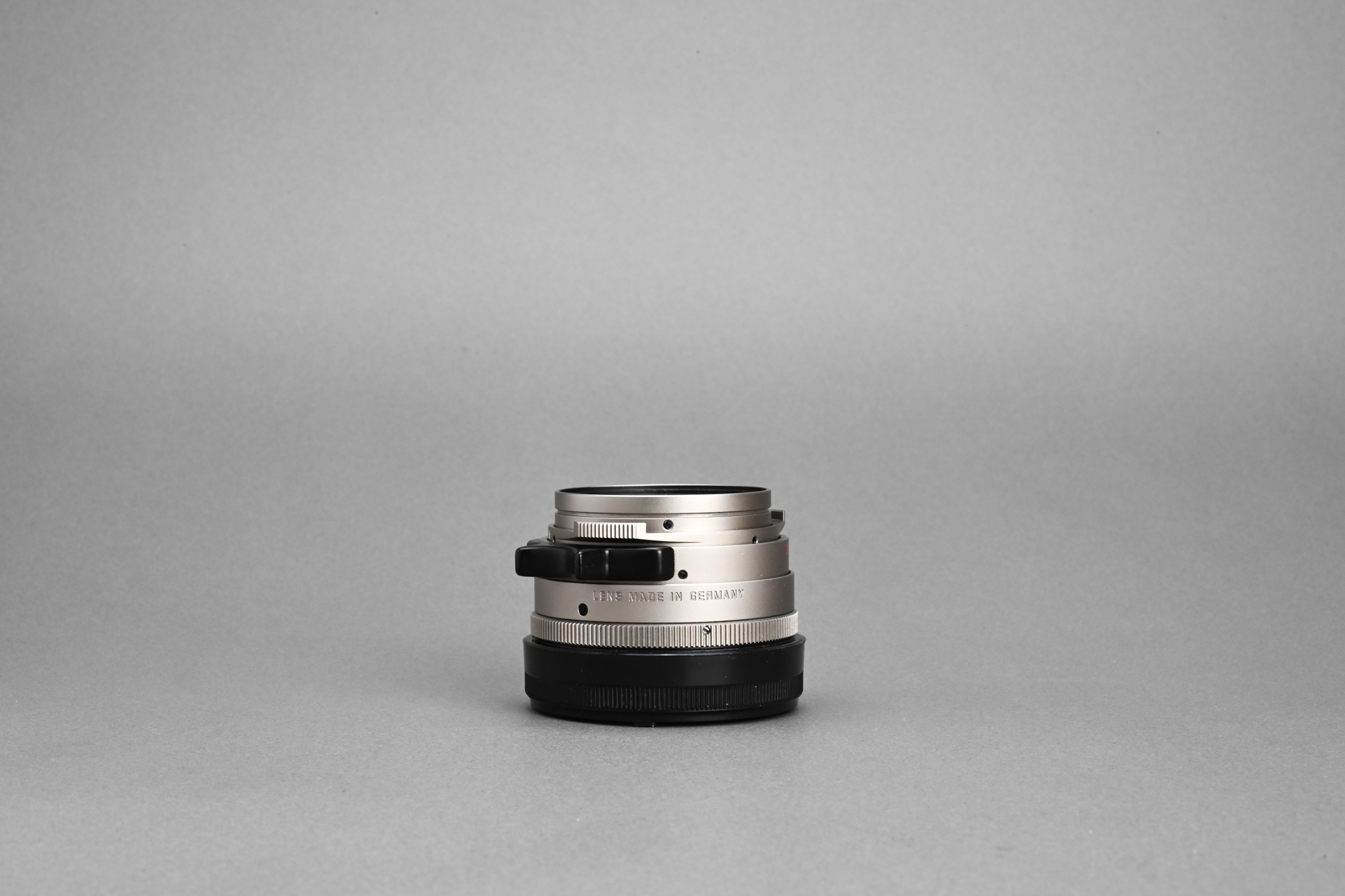 Picture of Leica Summilux-M 35mm f/1.4 Ver.2 Pre-ASPH Titanium Germany