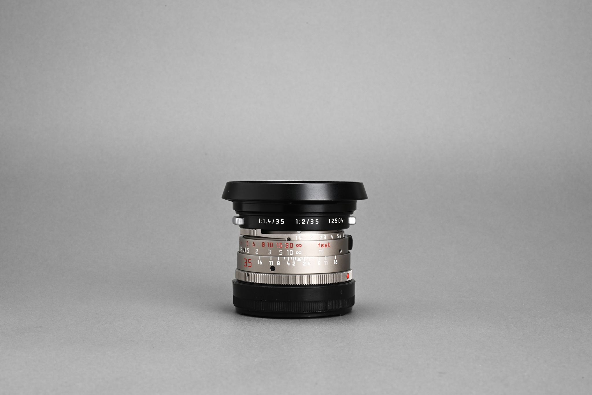 Picture of Leica Summilux-M 35mm f/1.4 Ver.2 Pre-ASPH Titanium Germany