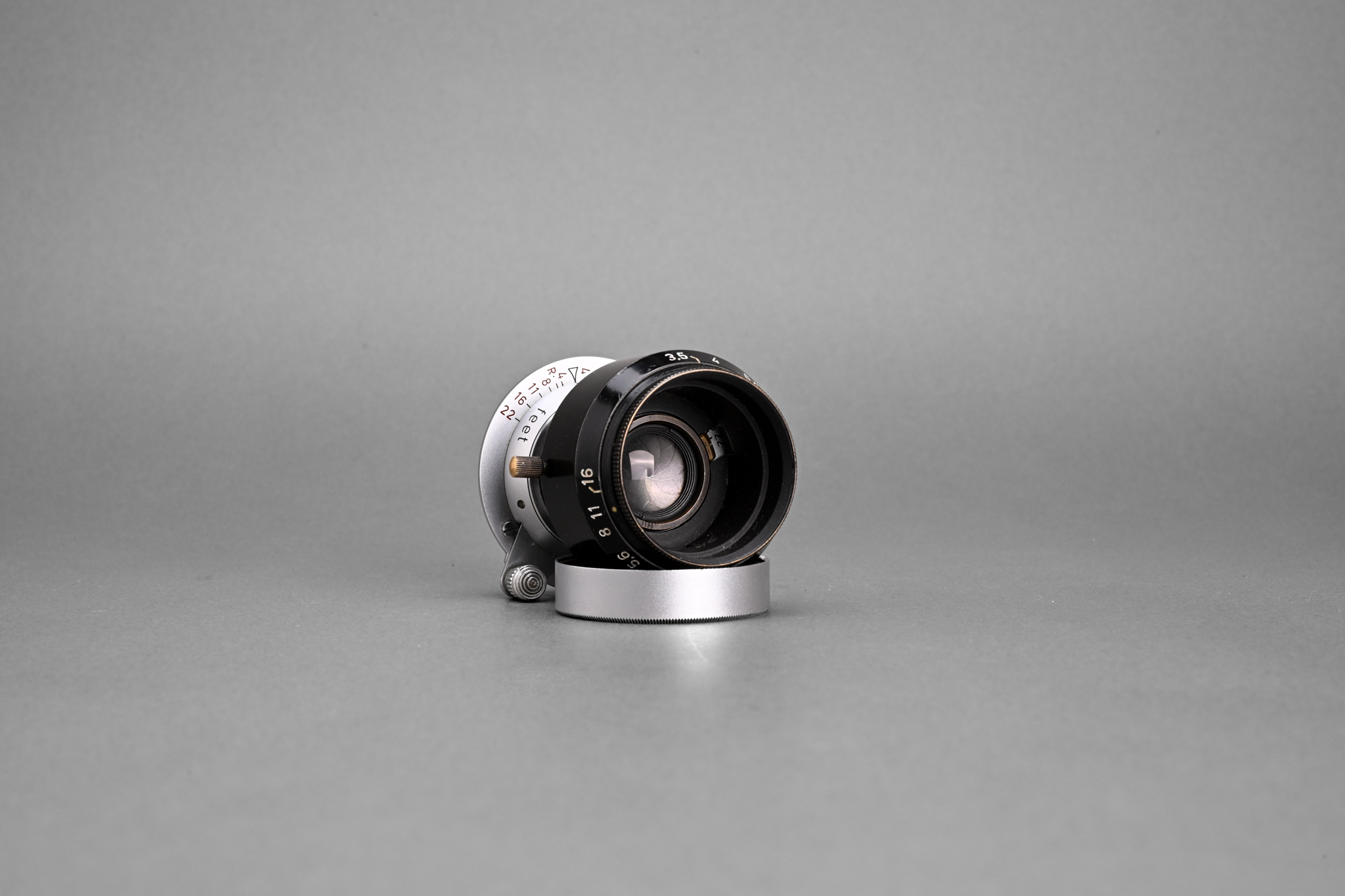 Picture of Leica Elmar 5cm f/3.5 Red Scale with VALOO Hood